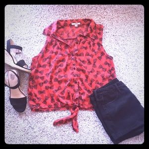 Red and black bow tie print sleeveless top